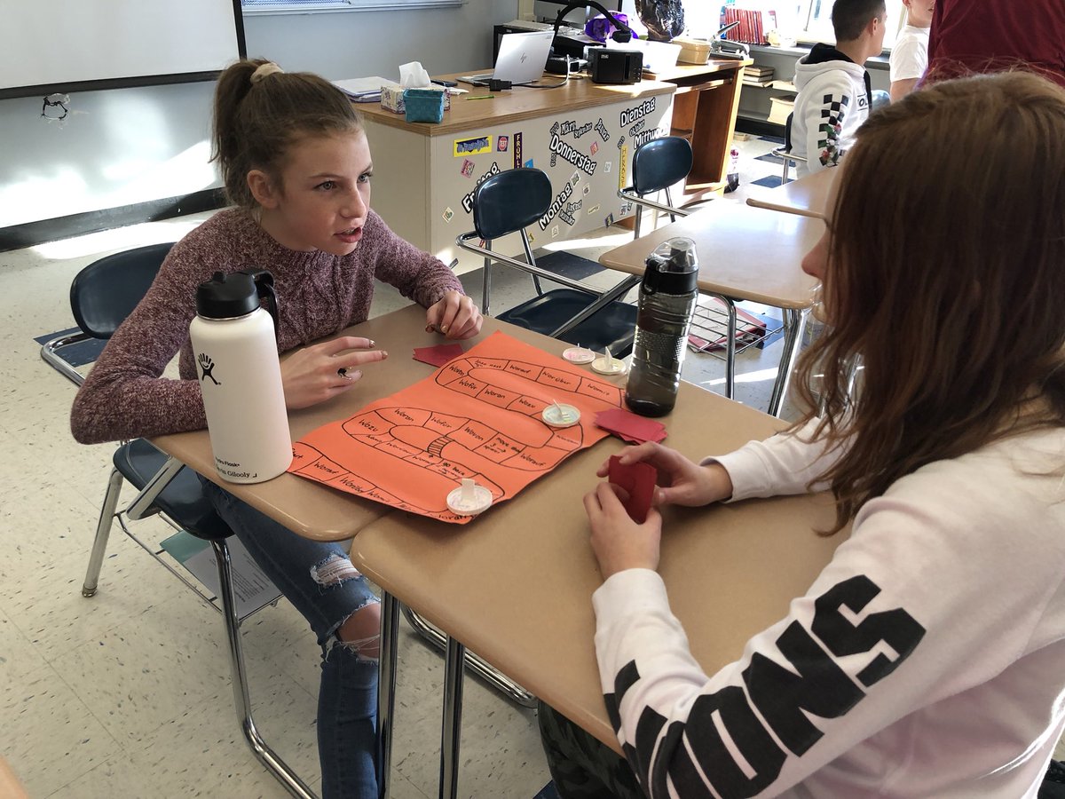 NCSD_WL_ENL's tweet image. Students in German 2 created and played games to help learn grammar! #stopgrammartime #welovelanguages