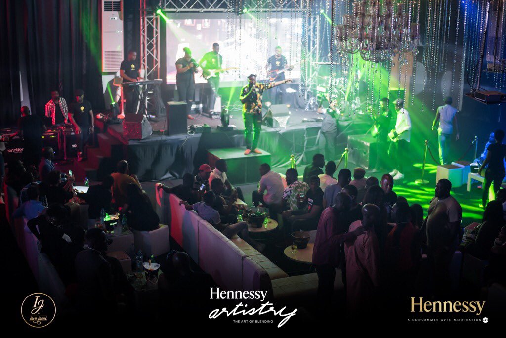 ByLoveJones's tweet photo. [Hennessy Artistry End Of Year] 
La soirée du siècle, un succès grâce à vous.

Hennessy Artistry vous remercie d’avoir participé à la réussite de cette  grande soirée.
Quelques moments forts en images (Step I)
 
Never Stop , Never Settle
Stay Tuned
#HennessyCM https://t.co/T6ZFrgWl4Q