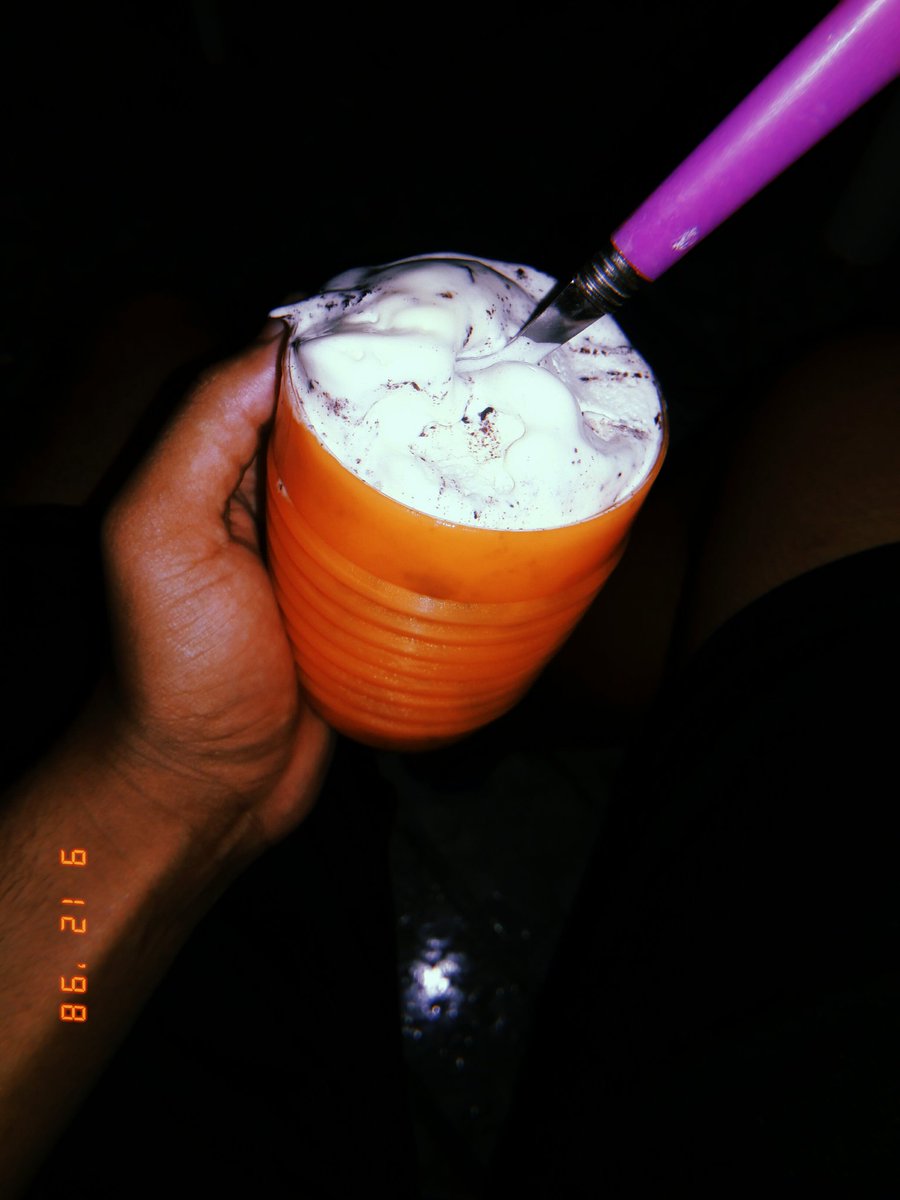 RobsonRdgs2's tweet photo. Nada melhor do que um sorvete 😍🍨 #DomingoDetremuraSDV #calor https://t.co/rvMeqiiIvB