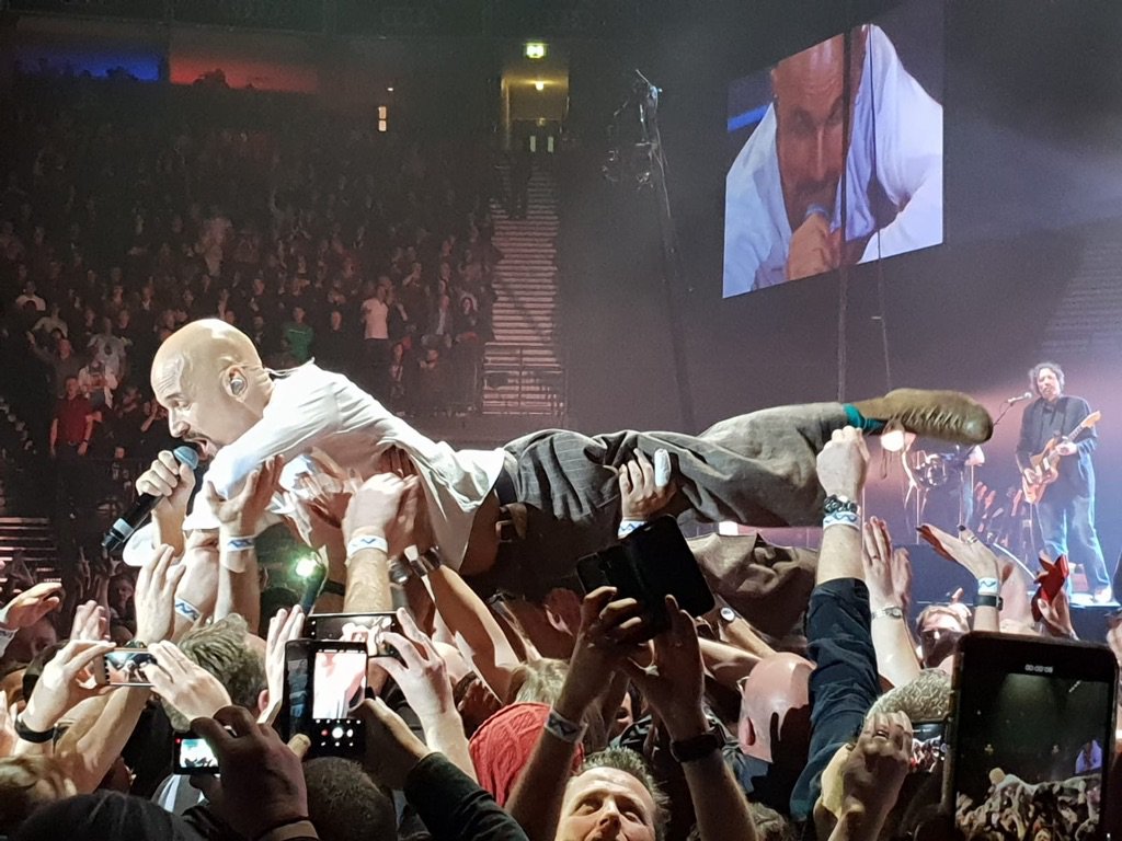 zena987's tweet photo. Absolutely stunning performance last night 🌟🌟@RealTimBooth   @wearejames thank you! https://t.co/qMCxDi8dey
