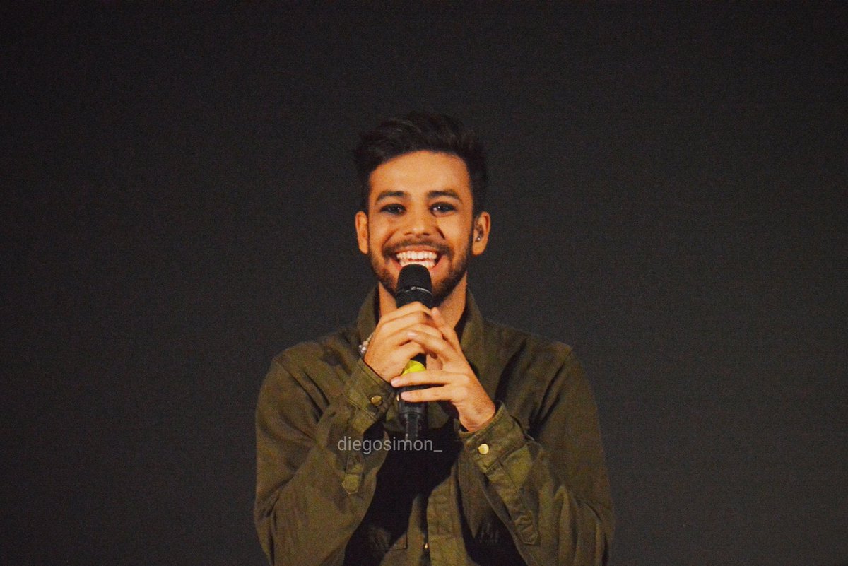 elgeneracional's tweet photo. Agoney vuelve a brillar en Barcelona. Por @diegosimon_ https://t.co/lmZ29Nxusg https://t.co/3fxQYArxQN