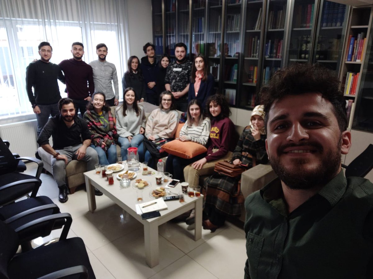 Nisan ayında Bolu Canip Baysal Anadolu Lisesi'ne gerçekleştireceğimiz kitap destek projesi için <a href="/sallehpaul/">Salih Aydın</a> , <a href="/Kutuphanecibey/">Selami Kayam</a> katılımıyla bir araya geldik.
<a href="/dtcfbilgitoplul/">A.Ü. Bilgi-Sizsiniz</a>
<a href="/TKDAnkara/">TKD Ankara Şubesi</a>
<a href="/tkdistanbulsube/">Türk Kütüphaneciler Derneği İstanbul Şubesi</a>
<a href="/ybilgitoplulugu/">AYBUBBY Bilgi Topluluğu 🖋</a>
<a href="/bilgi_toplulugu/">Bilgi Topluluğu</a>
