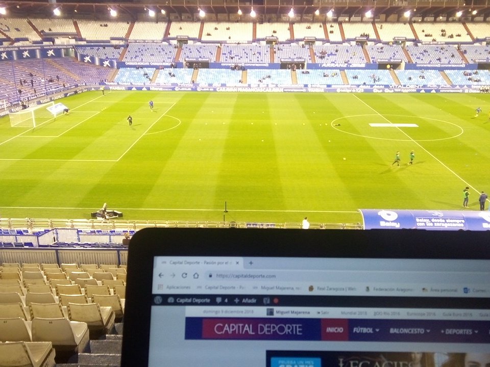 CDeporte_Futbol's tweet photo. ⚽️ !Ya estamos en La Romareda para vivir el encuentro que enfrentará al #RealZaragoza y al #Córdoba! Un duelo vital en la lucha por salir de los puestos de descenso. https://t.co/lpkic3owx4