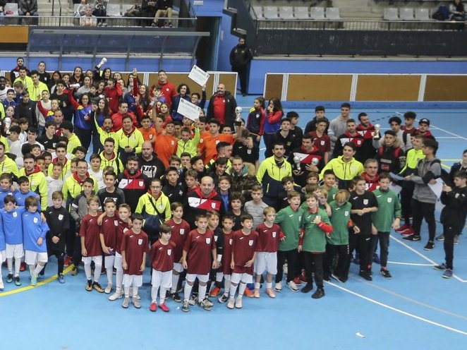 CECollbato's tweet photo. Orgullosos de la participació del Pol Ramírez #Poliche a les #comarcalsfs18 amb la selecció del Baix Llobregat acabant subcampions amb una gran actuació a nivell individual #passiopelfutbolsala #Collbató https://t.co/bX98GIa3Mv