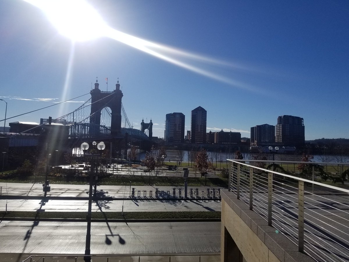 regulatorjmm's tweet image. It's too gorgeous to not be outside today ! #illtakethiscincyweather #snowtosun #warmdecembertoremember