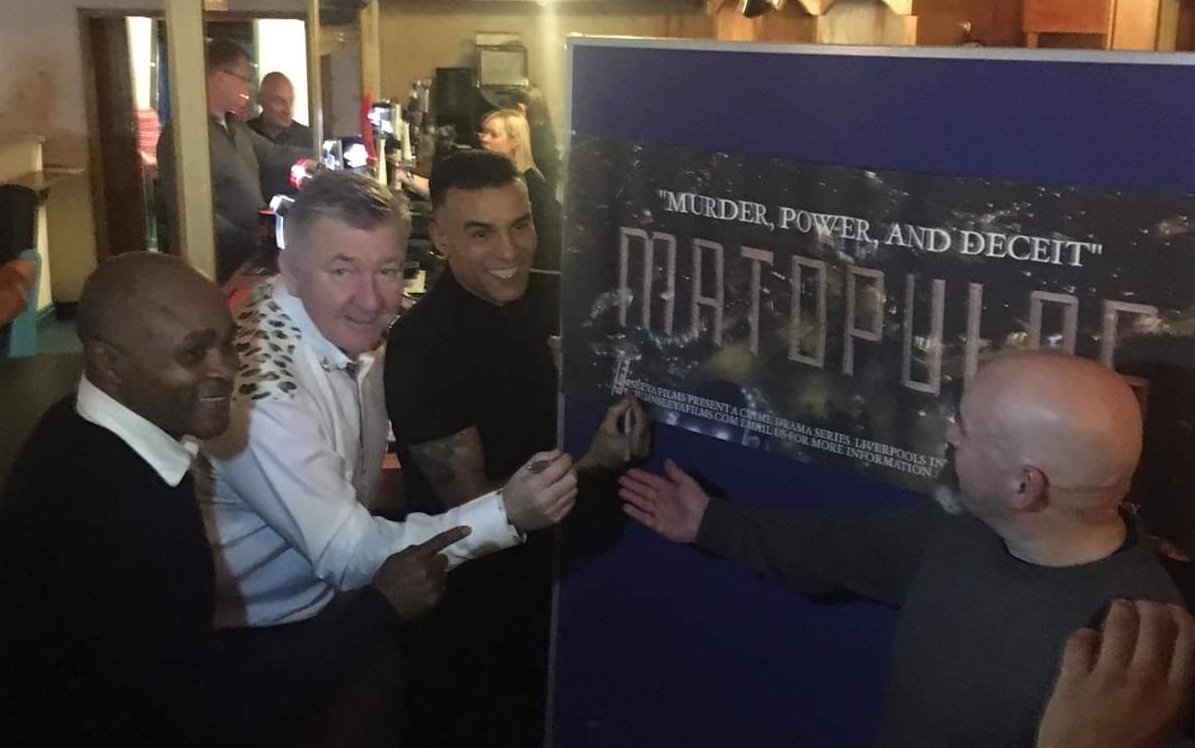 As Production Manager / Actor of sinseeya films  " Matopulas " seen here &amp; "Fighter From the docks"  i was proud have The support last night of Des Drummond Warrington rugby league legend.  Man Utd/ Everton Legend Norman Whiteside and 3 Times world Champion Boxer Robin Reid.