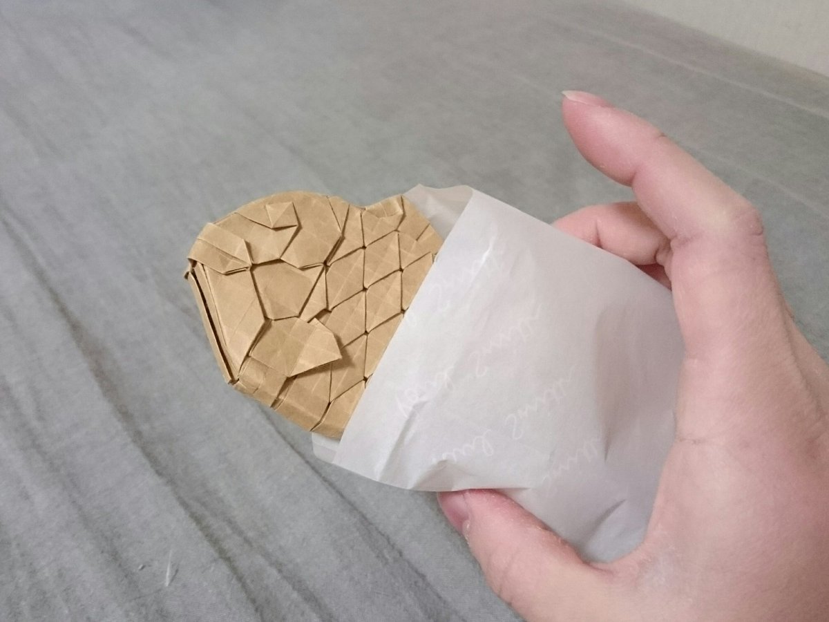 tuok3110's tweet photo. 3Dたい焼き
創作：僕
折り手：僕
#折り紙作品 https://t.co/XwE7J9J1mm
