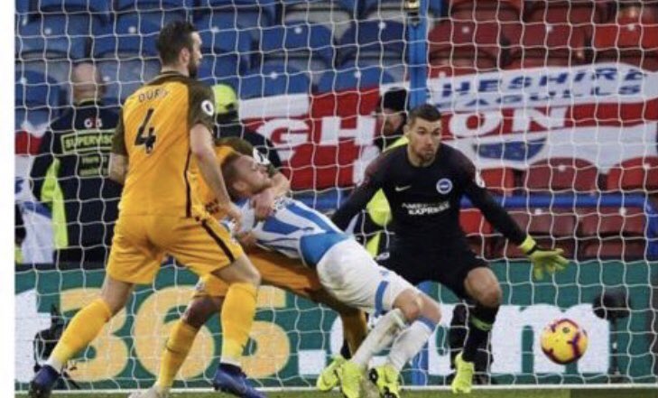 Steve_Bee21's tweet photo. Spurs get gifted a pen yet Town got naff all for this.. #corrupttofuck #htafc #wwe https://t.co/HTExoPb10N