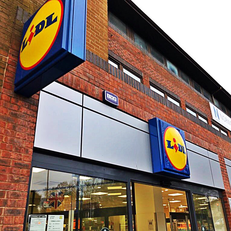 UgurrDemirel's tweet photo. #Tesco #Sainsburys #Boots #Lidl #LittleWaitrose #GOYA #UK #England 🤳 #DahaİyisiİçinYollardayız #ŞokMarketler #YeterDeArtar https://t.co/TF6NyYDJNt