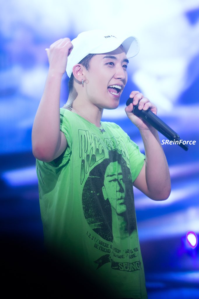 [HQ]180804 THE GREAT SEUNGRI TOUR in Seoul
😉💚
<a href="/ForvictoRi/">Lee seung ri スンリ 이승리</a> 
#승리 #SEUNGRI