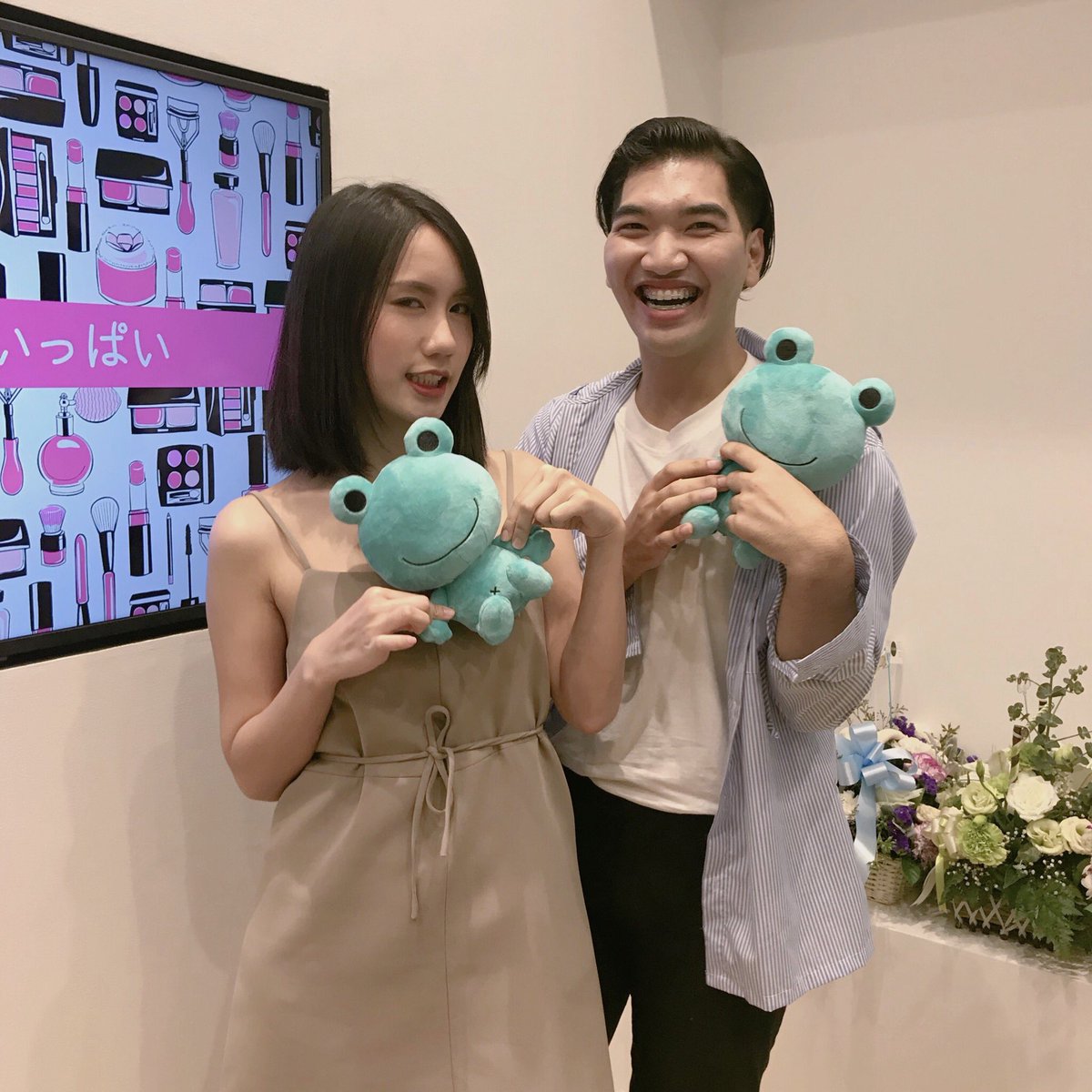 fewnuttapong1's tweet photo. เค้าสดใสอะไรกันเบอร์นั้นอ่า 💙
#เมอา #MayyR #cosmestore #cosmethailand #iconsaim https://t.co/LdWUROLAzC
