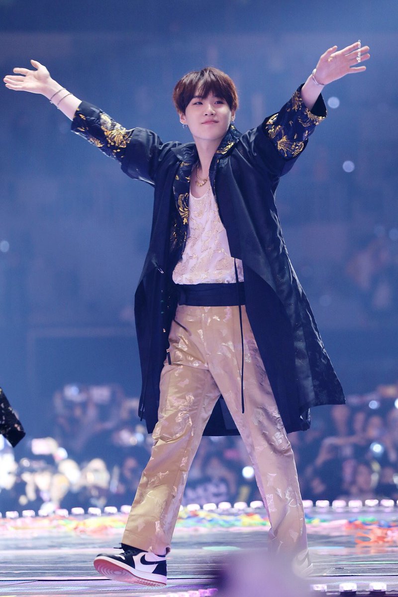 Twotwos22's tweet photo. I need a thread for myself @BTS_twt https://t.co/VSVXl1FJdh