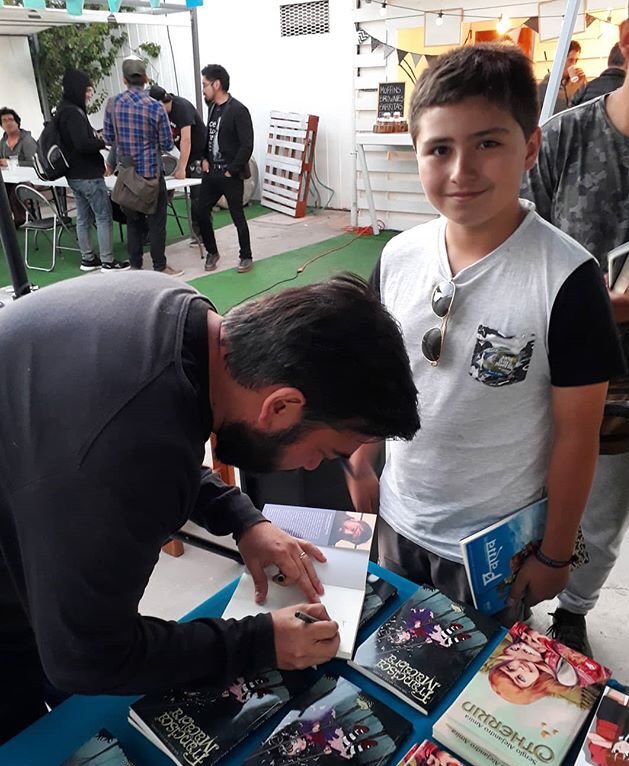 ElNautilusEd's tweet photo. Como editorial entendemos lo que los niña/os quieren leer y @atomica_comic , de @sergioamira , fue una excelente oportunidad para estimular su gusto por la lectura y conocer el proceso de creación de un cómic en las palabras del autor 🗯 https://t.co/8k2Op2ypux