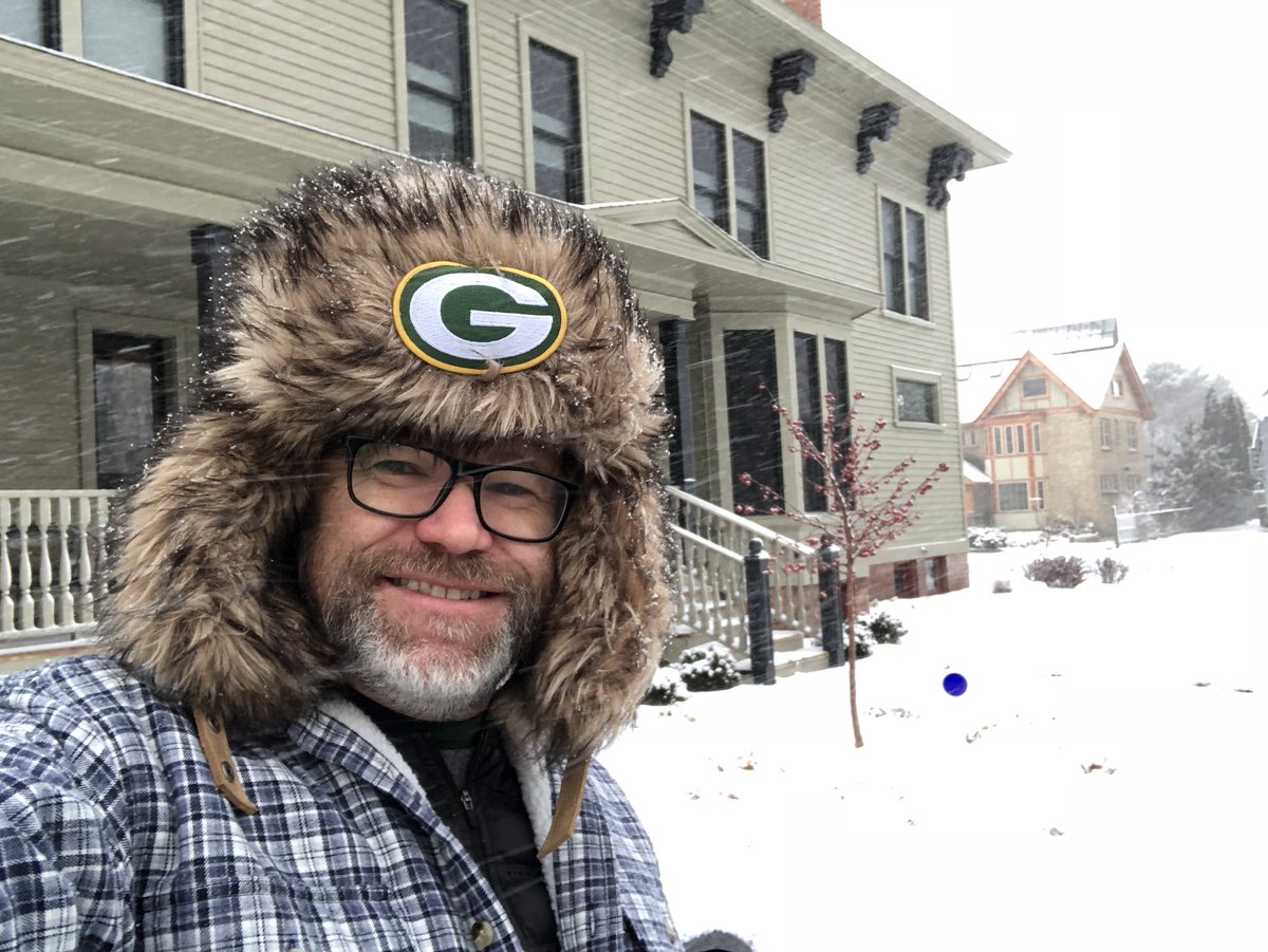 KlausAudun's tweet photo. @Guy024 @PackersTherapy Getting ready for the game https://t.co/TFViKGLIl0