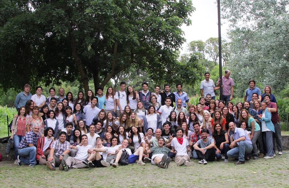 pablocrodriguez's tweet photo. Otra #Promoción de la #EscuelaAgropecuaria de la #UBA...
Mucha suerte a #SextoA y #SextoB 2018!!!
Para mi, fueron, son y serán, #QB4A2016 y #QB4B2018...
Les vamos a extrañar!!!
Aún nos queda el #ActoAcadémico del #Viernes7... https://t.co/zj39T3f6dJ