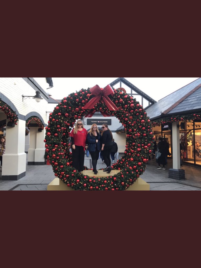 david_clulow129's tweet photo. David Clulow girls having fun getting into the Christmas spirit. This is your 3 week countdown to get your Christmas gifts in store. #OwnedIt @dempsey_keeley https://t.co/BxtElN0H19