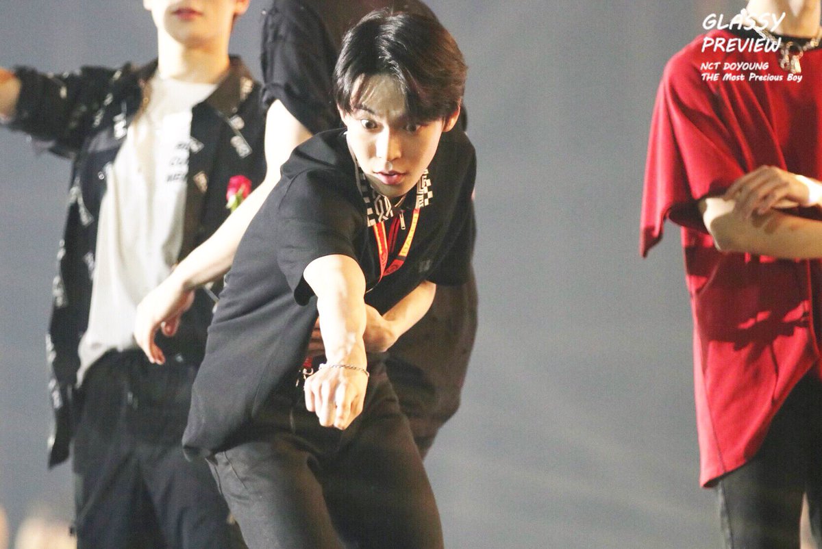 nctzenhalu's tweet photo. /nctzh/ doyoung as kakak overprotective

"dek nanti jangan deket-deket anak cowo pas nonton kakak."

"DEK UDAH KAKAK BILANG JANGAN DEKET-DEKET COWOK, EH EH KAMU YANG SEBELAH ADEK SAYA, GESER-GESER!" https://t.co/KtNLh1Jczk