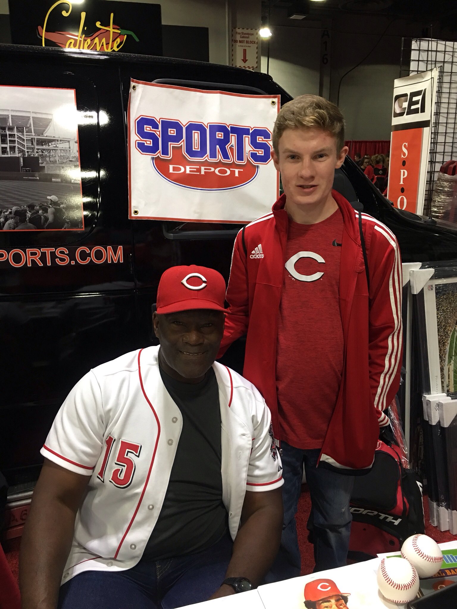 Hunter Wagner dropped by to wish Reds HOF\er George Foster a Happy Birthday at RedsFest on Saturday... 