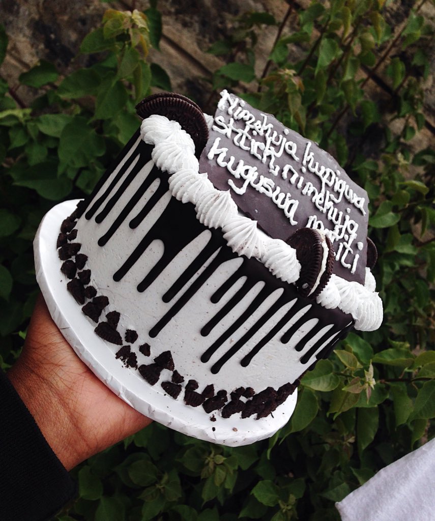 When you want to be ratchet and cute at the same time Also a Papa Jones lyric made it to a cake Oreo cake