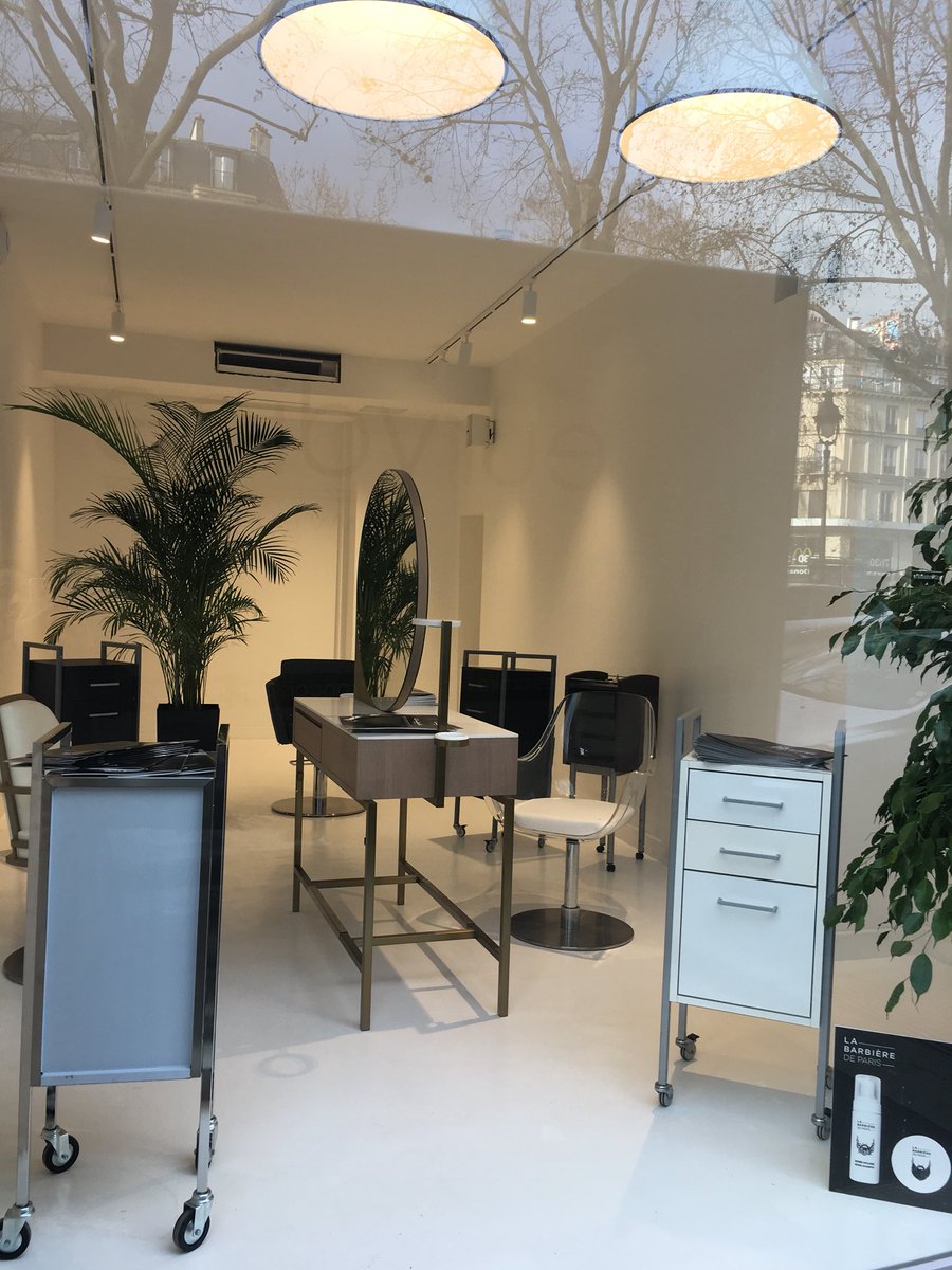 ParisCindarella's tweet photo. En direct du Hair star Day by Coiffure de Paris     #exellence #coiffure #paris #trophy #elegance #partenariat #cindarellaparisfr https://t.co/NqzyGL3CW4