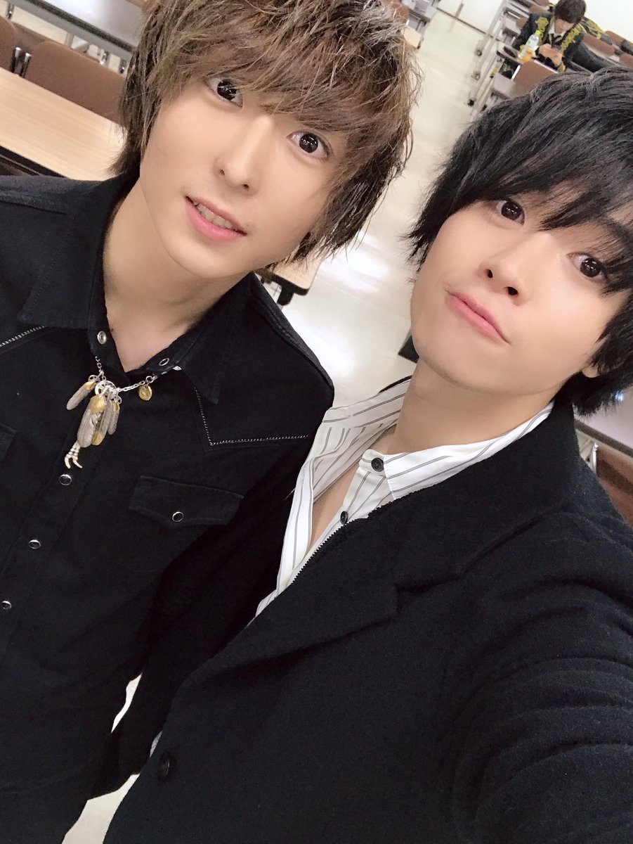 kazuya_lade's tweet photo. 本日もありがとうございました！
極寒の中のライブと特典会だったので風邪引かないように気をつけて���ださいねっ！

明日はポニーキャニオンにてライブがあります！
よろしくお願いします(◜௰◝) https://t.co/A4VdpbiybZ