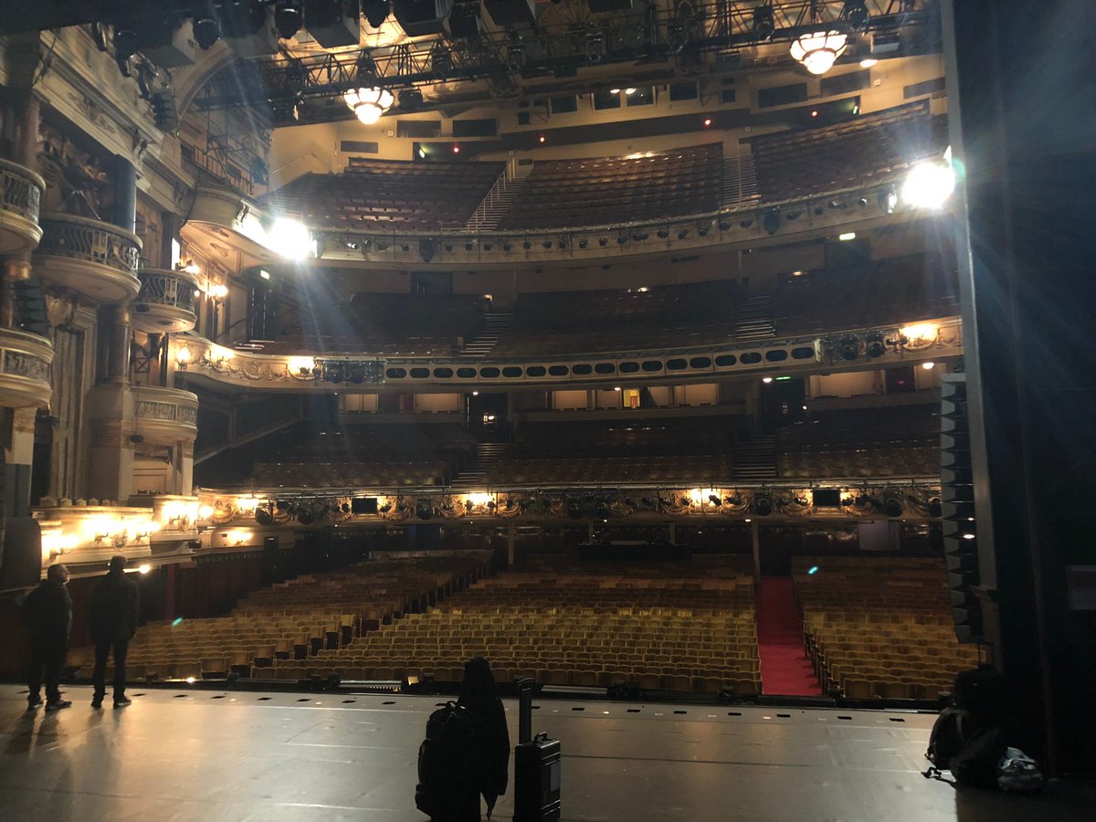MusicAgencyCom's tweet image. It's a #doubleshowday for our musicians as they perform the @senbla promotion of #LoveActually in Concert at @TheatreRoyalDL, with shows at 3pm and 7:30pm...but before that we've got to get the stage set!