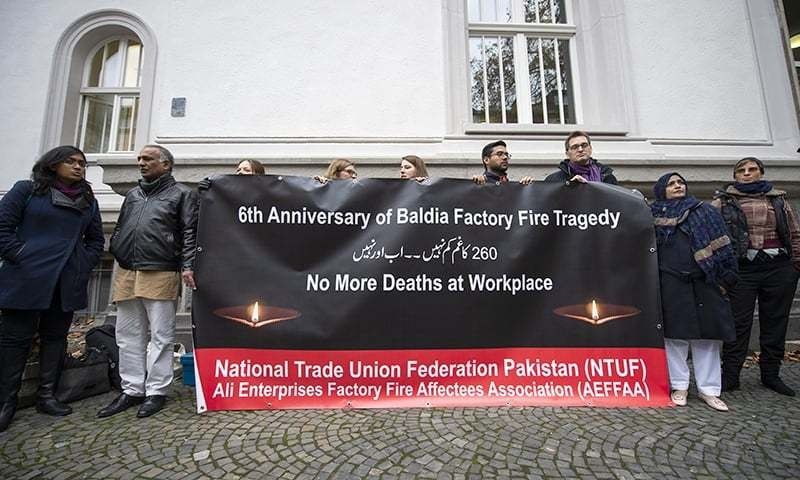GermanyinPAK's tweet photo. 259 people died in fire at #baldia textile factory in #Karachi 6years ago. German clothes company Kik one of main buyers. #German court will decide if Kik can be held responsible for miserable condition in factory. Whatever the verdict, #Pakistan needs more industrial safety! https://t.co/Ax1dyXTA8N