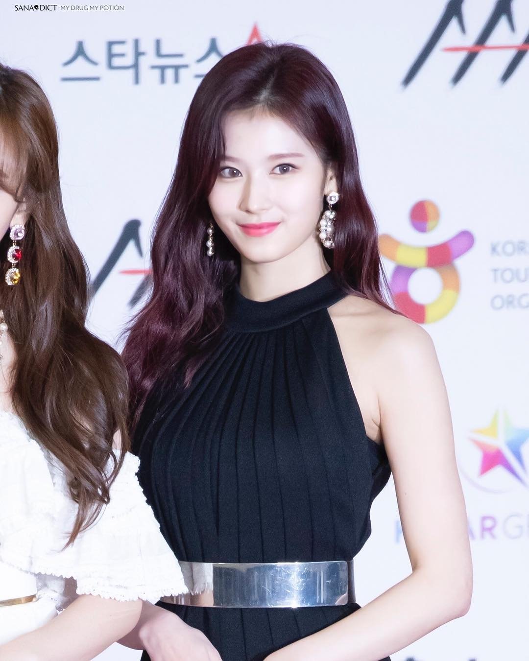 イッシー このサナ肌白すぎてダヒョンと張り合える説 美しい Twice サナ T Co Ee5dqea6i2 Twitter