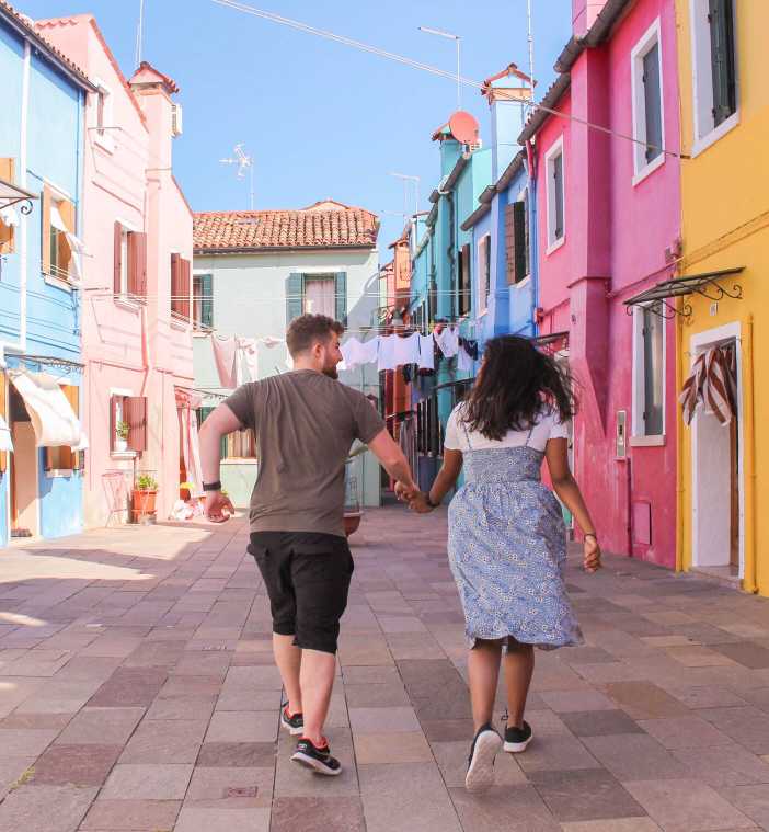 Enjoying a hot chocolate in this freezing cold weather. Would much rather be running through #colourful  #burano in #Venice 
.
.
.
#Italy #travel #holiday #hotchocolate #colours #visitvenice #beautifulvenice #traveling