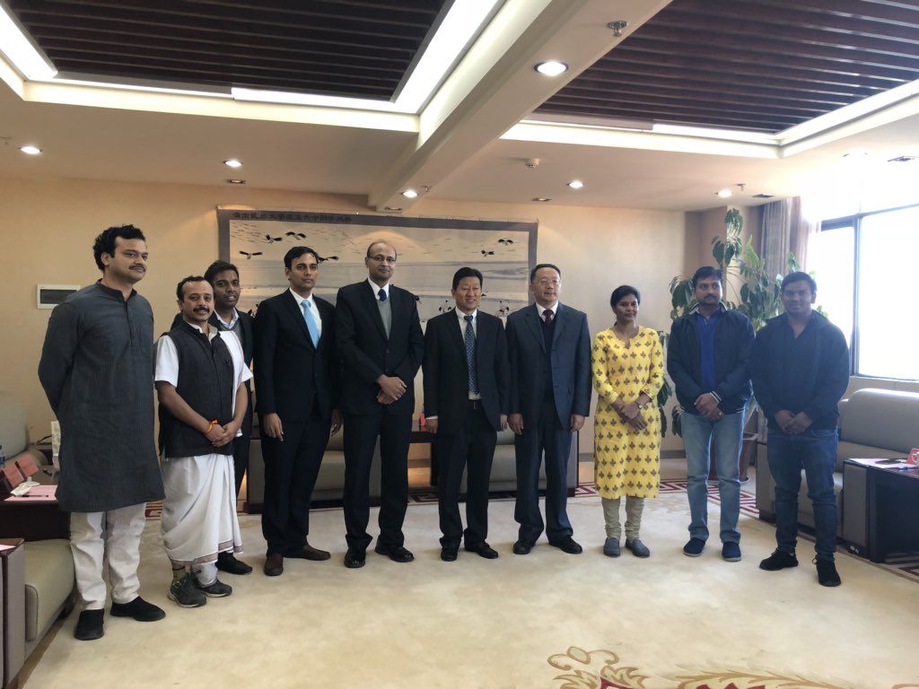 cgiguangzhou's tweet photo. C’dA Dr Acquino Vimal visited Yunnan Minzu University, Kunming today and met with its Party Secretary Prof Chen Luyan, teachers and Chinese &amp; Indian students.
Yunnan Minzu University has India China Yoga College, first college in China giving formal education of #Yoga. https://t.co/QVop9eI1C1