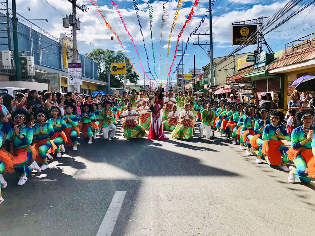 bookopie's tweet photo. MULA SA DUGONG RED SPARTANS, MARAMING SALAMAT SA KAPANA-PANABIK AT DI MALILIMUTANG PISTAHAN SA NASUGBU! HANGGANG SA MULI! ❤️
#BatStateU #Arasof #Streetdance https://t.co/91A8PSTFru