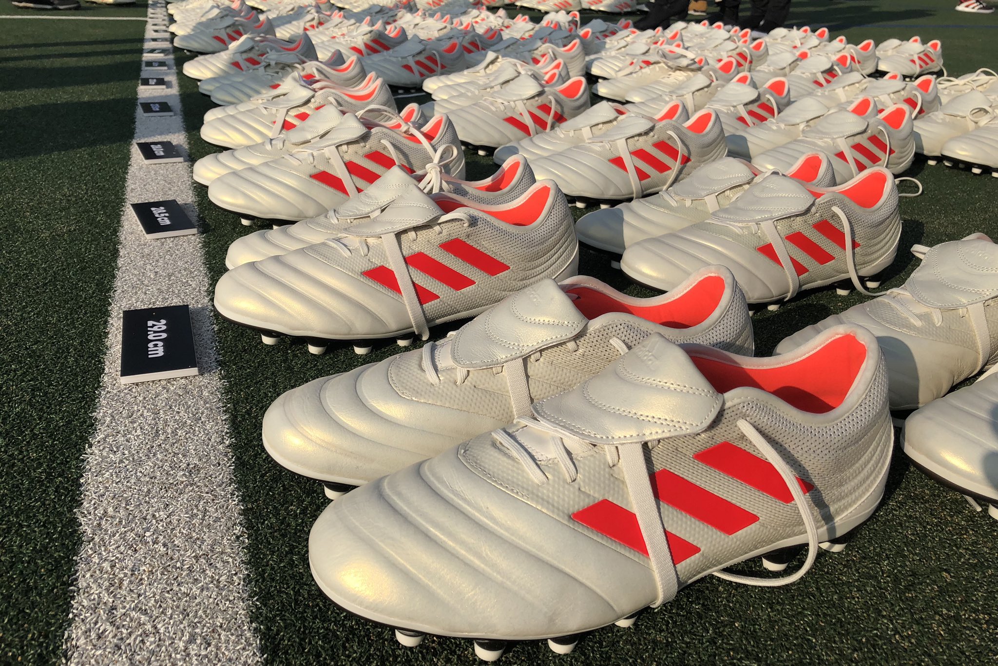 サッカースパイク Kohei Sblog A Twitter アディダス サッカースパイク コパ19 2 ジャパン Hg Ag を考察 折り返しシュータン ゴムバンド採用 シュータンはハサミで切ってショートタンにカスタムすることも可能 T Co Lcyaorid92 T Co E4rjzlwa7f