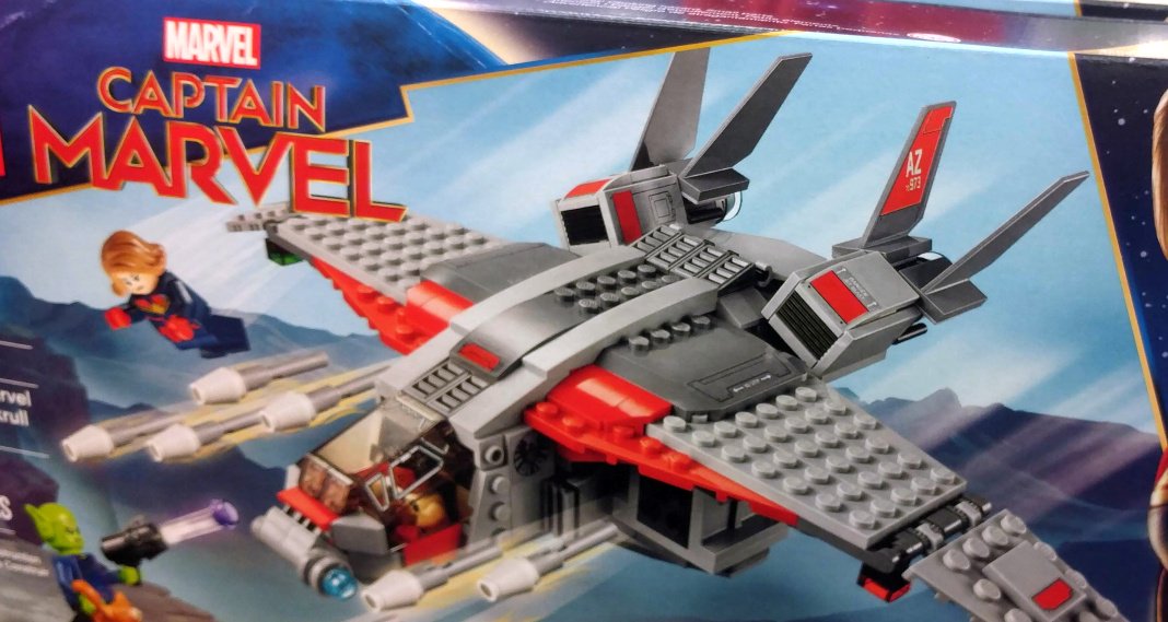 captain marvel and the skrull attack