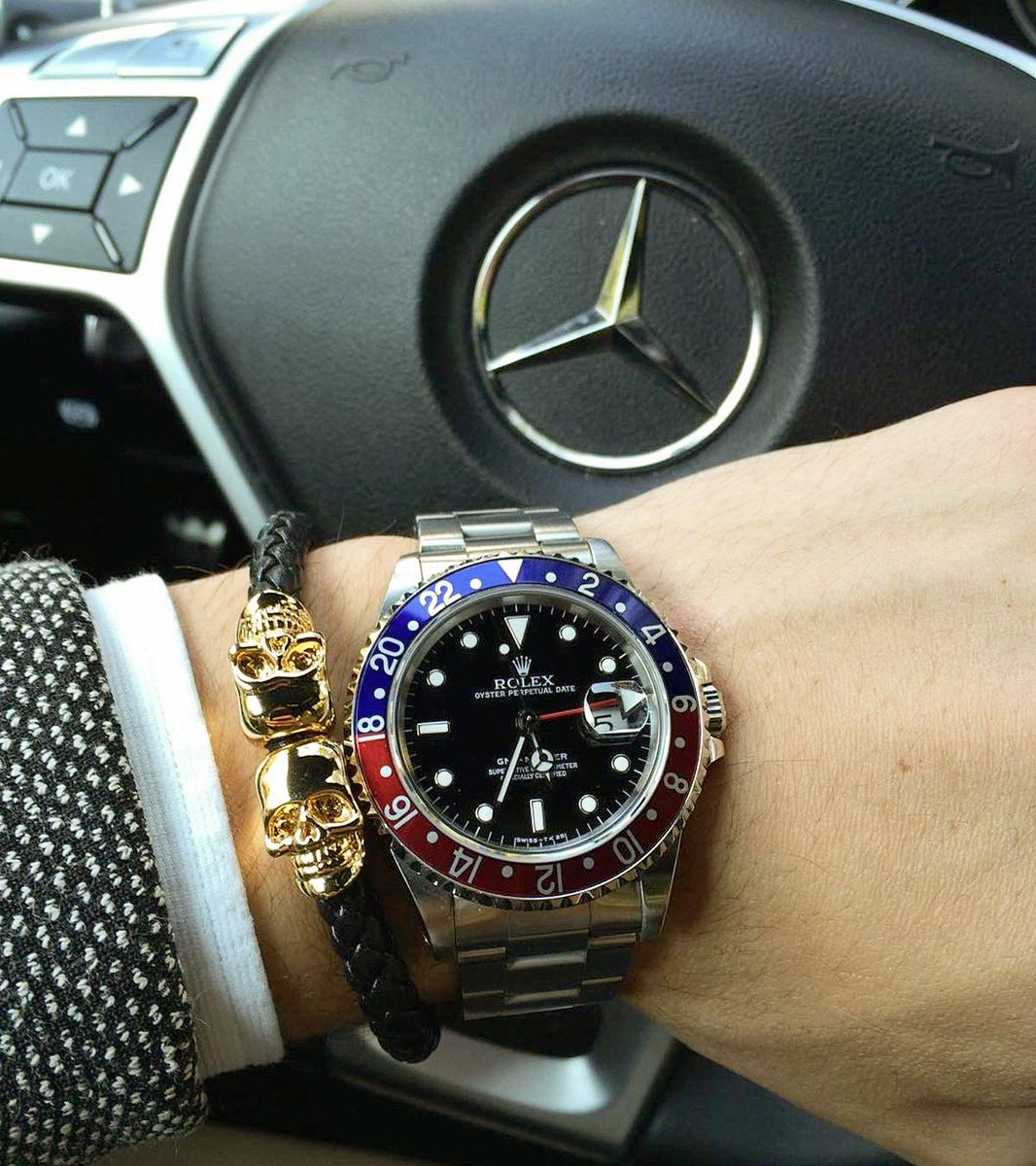 jennerwent's tweet photo. #sothisistherightwaytodrive 
#rolex 
#luxurycar 
#twoofthebestthingsformen
#NiuBi
#Notreallyshowingoff
#menlook https://t.co/9RMfStyyL3