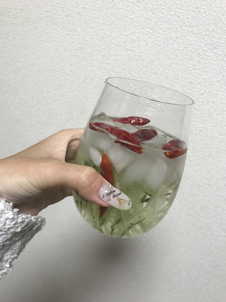 武田智恵 スナックちえ 酒持ってこんかーい これは麦焼酎 麦焼酎水割り 唐辛子 きゅうり千切り 武田智恵 スナックちえ 酒持ってこんかーい これは麦焼酎 麦焼酎水割り 唐辛子 きゅうり千切り