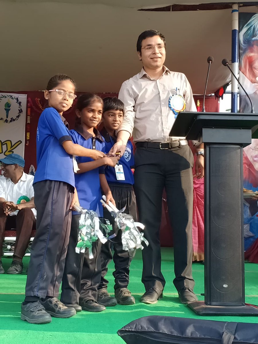 Sub_Coll_Bcm's tweet photo. It was a pleasure being chief guest at ITC Bhadrachalam Public School's Annual Sports Day
The school is unique as its students belong to all parts of India and are proficient in many languages. Perhaps the best learning a student can have is to respect all cultures and languages. https://t.co/2jCZuLzuYm
