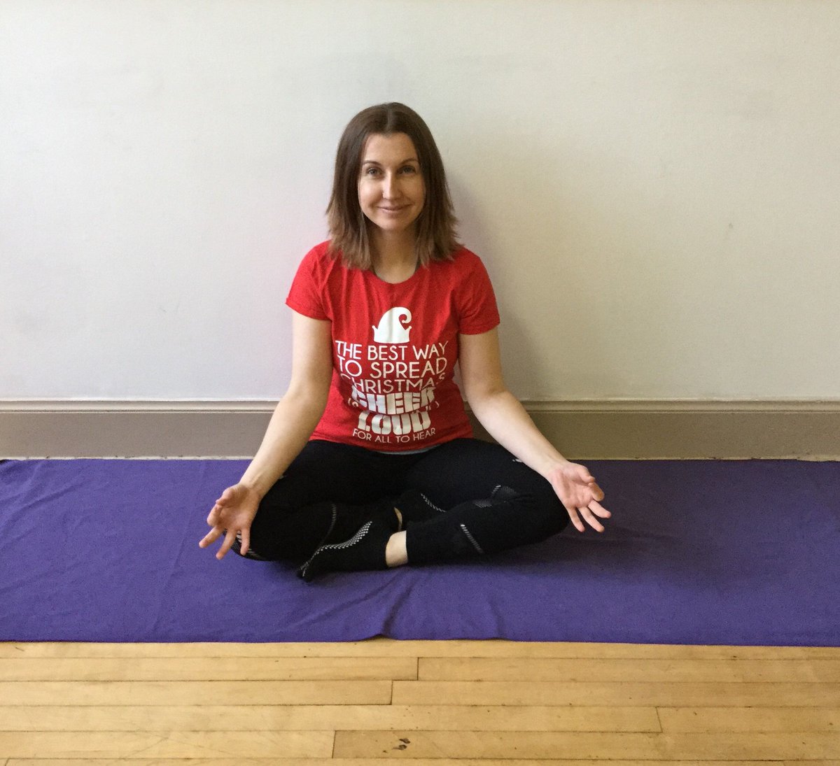 yogabygillian's tweet image. Take some slow, deep breaths to settle in. On your next breath, inhale for a count of 3, hold the breath for another count of 3. Exhale softly for a count of 3 and hold the exhale for a count of 3.
Repeat at least 5 times
#pranayama #affirmationadvent