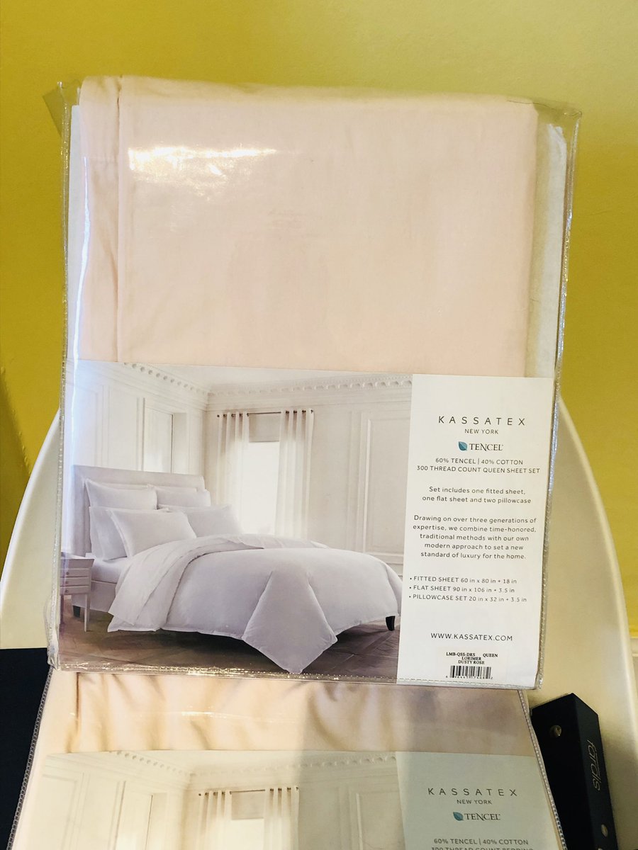 Thank you to John’s engineering skills  the bedding are back in the package and ready for the ex display sale 😘🤗👍 @kassatex #bedding #beddingset #luxury #luxurylifestyle #luxurybedroom #bed #bedroom #bedroomdecor #naturalmaterials #beddingset #pink #bedsheets #packaging