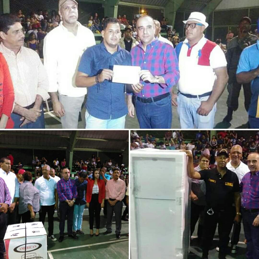 Juanchidalgo14's tweet photo. Sin el no se haría deportes aquí!

En la noche de ayer El Senador @senadorvictoria entregó un aporte de RD$100,000.00 pesos a la Asociación de Baloncesto de Río San Juan para su torneo y realizó una gran rifa de electrodomésticos para todos los Fanáticos del Baloncesto

Muy bien! https://t.co/JLmixuUk7b