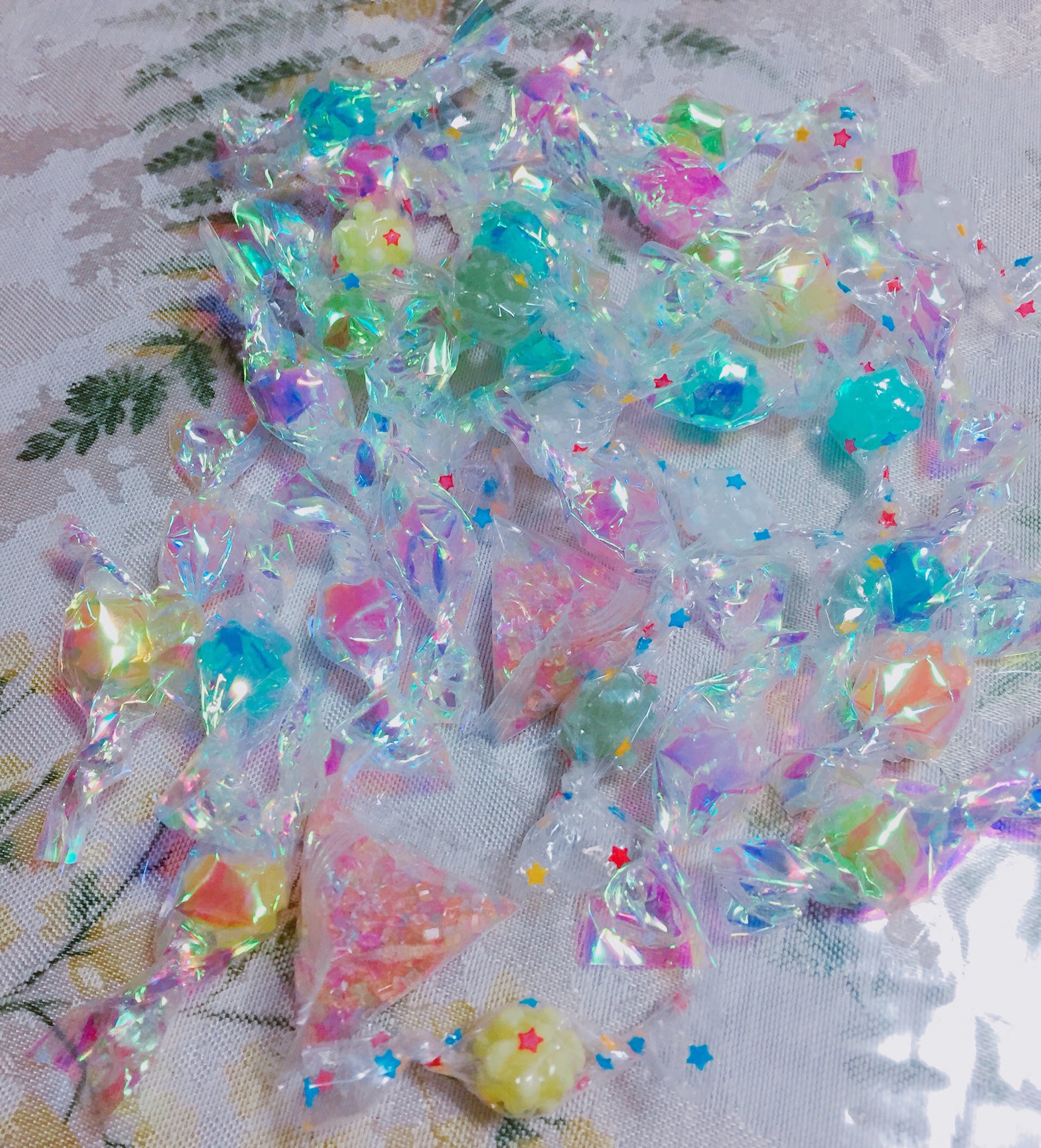 טוויטר Vはるこ בטוויטר 夢かわいい金平糖ちゃんを貰ったから宗かなに食べさせたい T Co Eorhwr9fqs