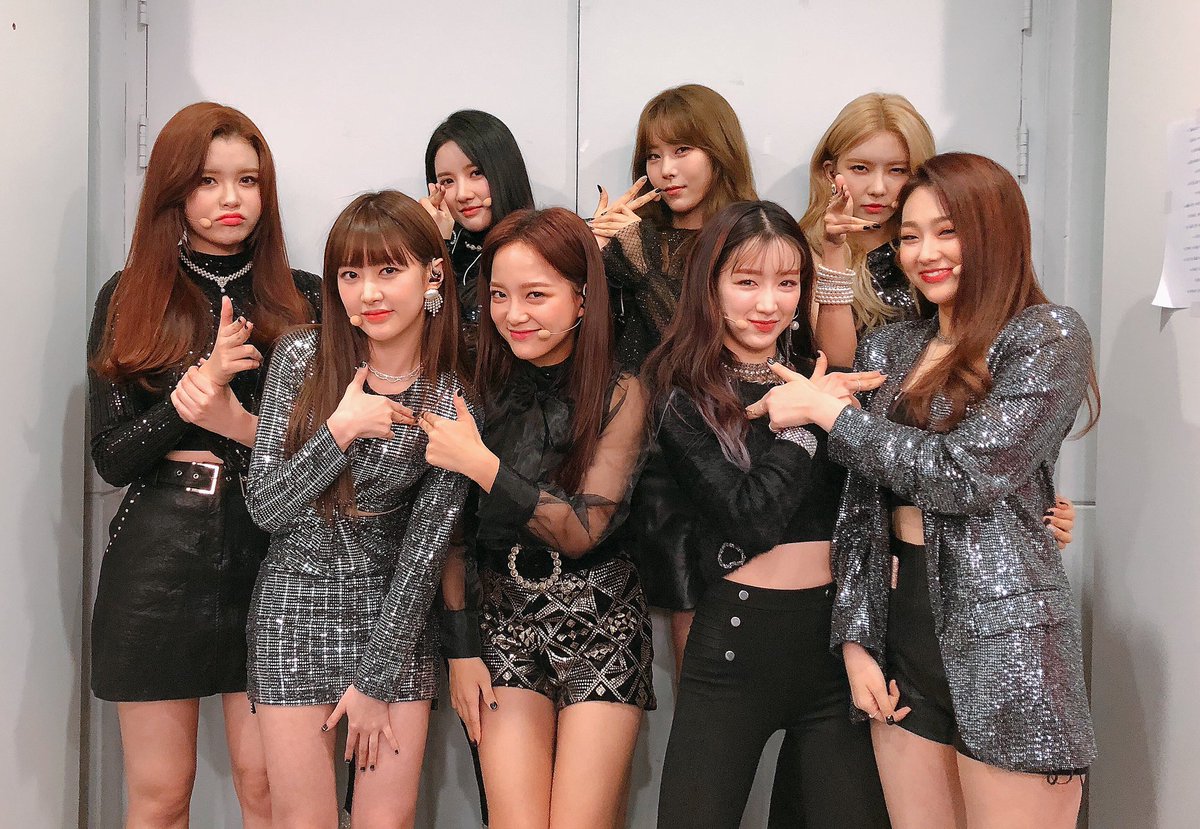 gu9udan's tweet photo. [📸PHOTO]
181202 gugudan
1st CONCERT <PLAY>
ᆞ
단짝들의 심장을 제대로 저격🔫
PLAY 콘서트 둘째 날도 퍼펙트하게 완.료❣
ᆞ
#구구단 #gugudan
#gugudan_1st_CONCERT #PLAY⛤ https://t.co/lbq1NT1Rsy