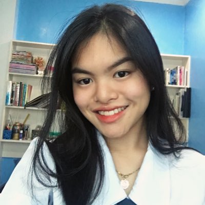 anacaryna_'s tweet image. Selfie muna bago magsimula ang super mega hellweek HAHAHAHAA #student #finals #bsmls #christmasbreaknapls #NewProfilePic