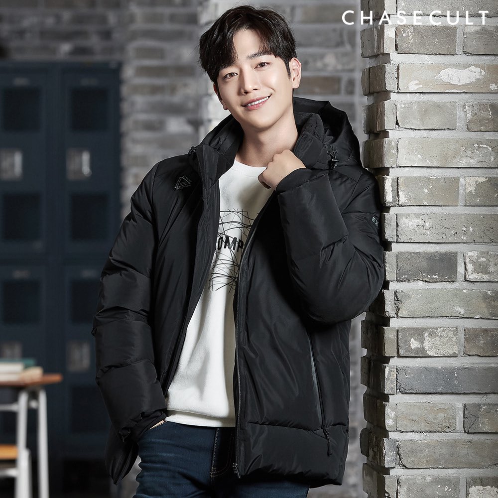 kangjoonintl's tweet photo. Seo Kang Joon for Chasecult 2018 FW Collection. Public sportive duck down jumper https://t.co/lk4uReuCw3
#서강준 #徐康俊 #ソガンジュン #SeoKangJoon #SeoKangJun #체이스컬트 #Chasecult https://t.co/oCnxhJBFKk