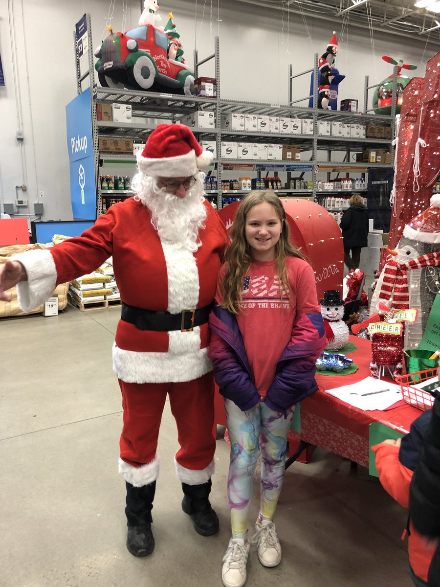 Terrilowes0553's tweet photo. Santa visited 553 this weekend https://t.co/vopM1SEOzV
