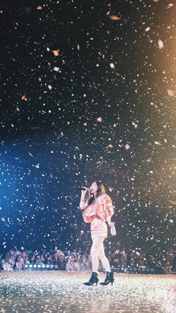 Benertic's tweet photo. You’re always my firework that will never fade away, Kim Taeyeon #s_TAEYEON_CONCERTinBKK https://t.co/am6Xg8X59H