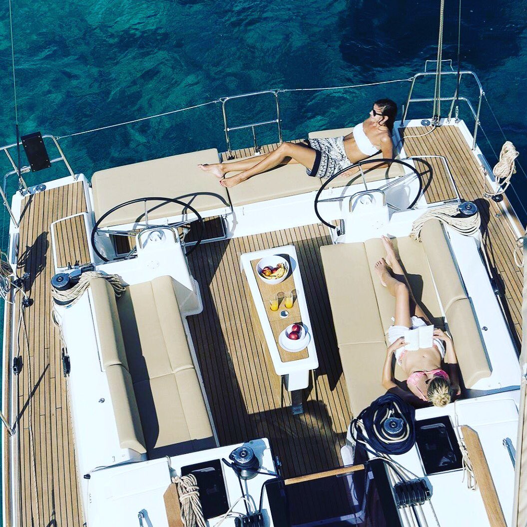 Sunday St Martin special - pre Christmas bareboat or skippered bonanza on board the hugely desirable, Dufour 460GL.

You save ££££ GBP 774! Call +44 (0) 1202 022339 

#onelifesailit #dufouryachts #stmartin #yachtcharter #caribbeansailing #lifeisgood