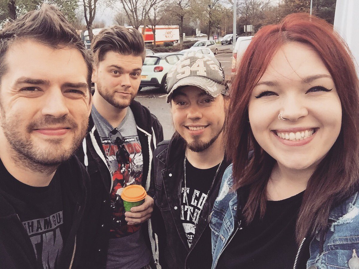 StoneBroken_'s tweet photo. Awesome way to start the tour last night playing @winterrocksfest It was so good to see you all! 👊

Tonight we play Dover! 

#AintAlwaysEasyWinterTour #RockMusic #Band #ServiceStop #OnTheRoad #OnTour #NewAlbum https://t.co/OrAfgM0kAs