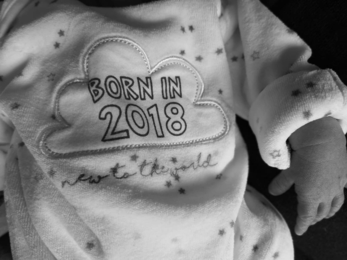 BlogAllantVers's tweet image. Nous sommes devenus les parents comblés d'un adorable petit Basile qui est né ce 25 novembre, comme son papa 😍 Chaque instant avec lui est un pur moment de bonheur !