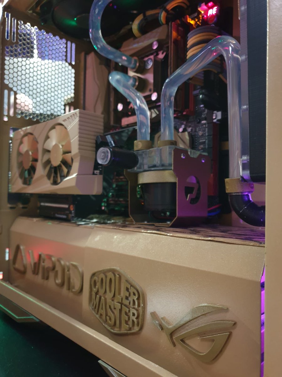 Os enseño algunos detalles de este mod de #AssassinsCreedOrigins que ha sido posible gracias a <a href="/ASUSROGES/">ROG España</a> <a href="/CoolerMasterEs/">Cooler Master España</a> <a href="/BHCustomsMOD/">BHCustoms</a> y <a href="/wipoid/">Wipoid</a> , y que podéis ver en #BGW