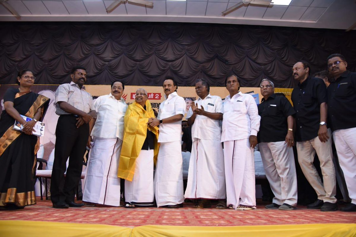 arivalayam's tweet photo. திராவிடர் கழக தலைவர் ஆசிரியர் அவர்களின் 86வது பிறந்தநாளை முன்னிட்டு, கழக தலைவர் @mkstalin அவர்கள் பெரியார் திடலில் அவரை நேரில் சந்தித்து வாழ்த்தினார்.

உடன்: கழக பொருளாளர் திரு. துரைமுருகன், CPI மாநில செயலாளர் இரா.முத்தரசன், விடுதலை சிறுத்தைகள் கட்சியின் தலைவர் தொல். திருமாவளவன். https://t.co/YIm8ba2rui